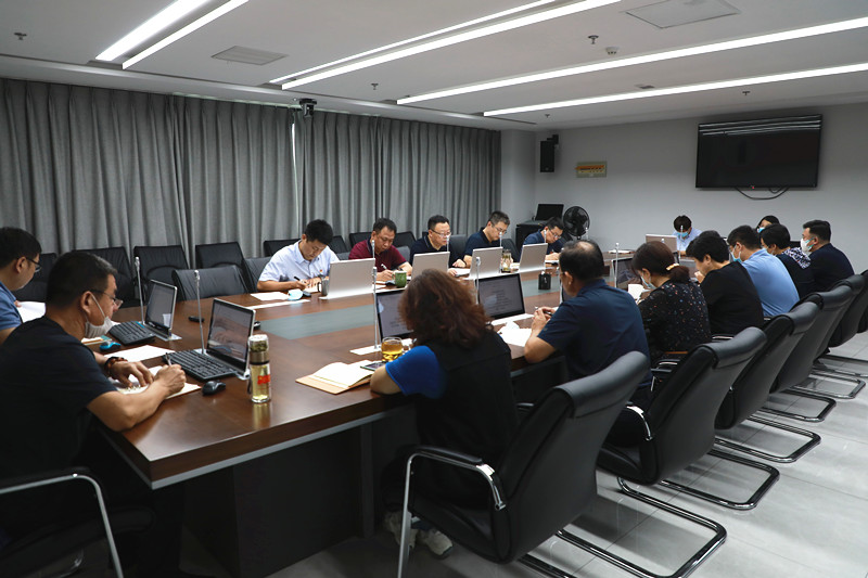 山東出版實業(yè)公司黨委理論學習中心組召開專題擴大會議